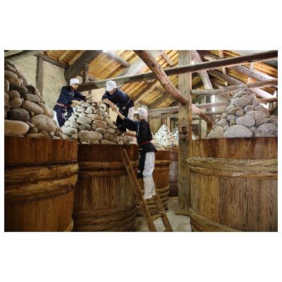 ふるさと納税 岡崎市 三河産大豆の八丁味噌300g×6個セット |  | 03