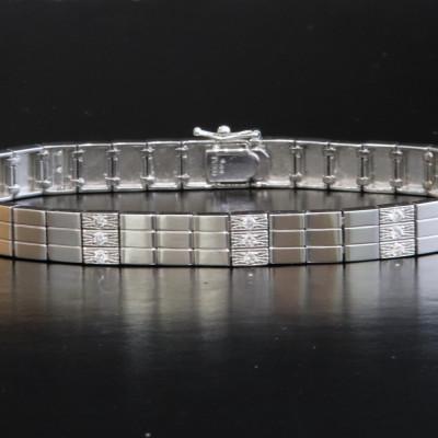 ふるさと納税 山梨市 プラチナダイヤモンド【0.60ct・19cm】ブレスレットなめらかタッチ |  | 02