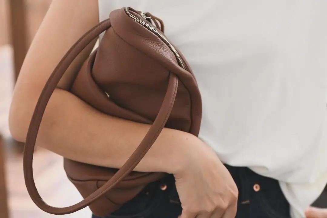【horii.】 ラウンドバッグ "ソフト アドレ" ブラウン Soft Adore（66-22）PAGOT 本革 レザーバッグ レディースバッグ ショルダー ポシェット 受注生産