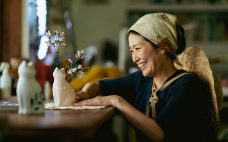 【波佐見焼】zen to ひがし ちか 花器「愛 編む 磁器猫」花猫 1点【中善】[YE54]