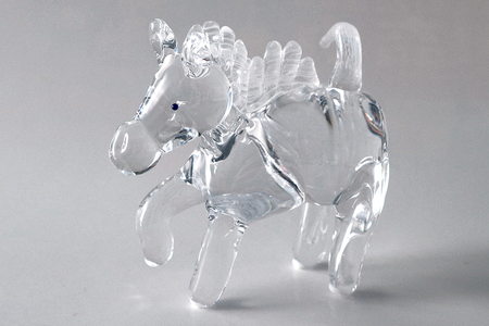 【白】駆け馬（かけうま） 令和8年 R8 2026年 干支 馬 午 お正月 モチーフ 茨城県 ガラス 置物 赤 青 ガラス工房 神魂 笠間市 CW-067-03