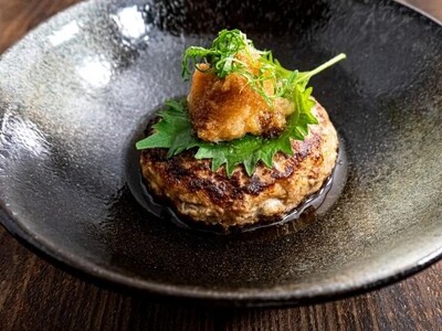 【近江牛 オリジナルハンバーグ (5個)】冷凍 肉 牛肉 ハンバーグ 冷凍 ブランド牛 三大和牛 和牛 黒毛和牛 冷凍食品 お弁当 おかず お惣菜 ギフト 高級 自宅用 神戸牛 松阪牛 に並ぶ 日本三
