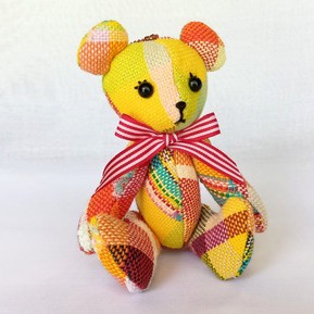 【ふるさと納税】さをり織り くまちゃん ぬいぐるみ キーホルダー 障がい者支援 福祉作業所 制作 応援 福祉 ハンドメイド 自立支援