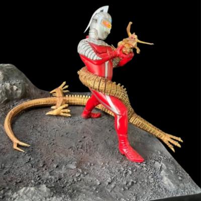 ふるさと納税 高石市 ウルトラマンシリーズ　ウルトラセブンVSナース(オリジナル1点もの)レジンキャスト製塗装済完成品 |  | 01