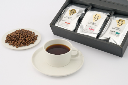 LAJA神埼ブレンドスペシャリティセット3種類 【3回定期便】【豆200g×3袋　 コーヒー ブレンド 珈琲 ホットコーヒー アイスコーヒー】(H070109)