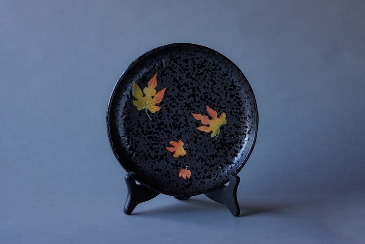 
            23-194　網田蒼土窯　野薔薇文丸皿　熊本県伝統的工芸品
          