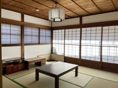 古民家「古中天」1棟貸切宿泊券 料亭を改装したノルタルジックな民泊施設 歴史 小京都 加茂市 長谷川工務店