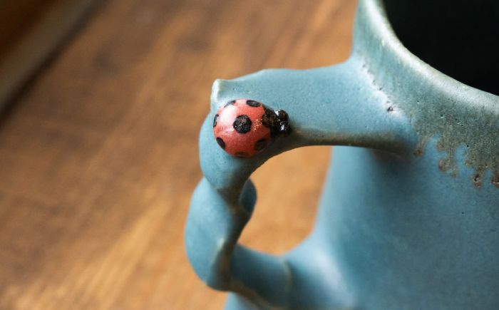 【波佐見町の陶芸作家 長瀬渉】 青海釉てんとう虫 マグカップ 1点【ながせ陶房】 [UB01]