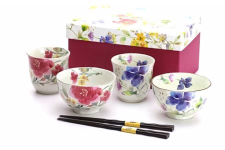 【美濃焼】「＆藍」and-ai 夫婦茶碗セット『花水彩』柄【エー・アイ】 食器 ご飯茶碗 湯呑み 花柄 ペア [TAG002]