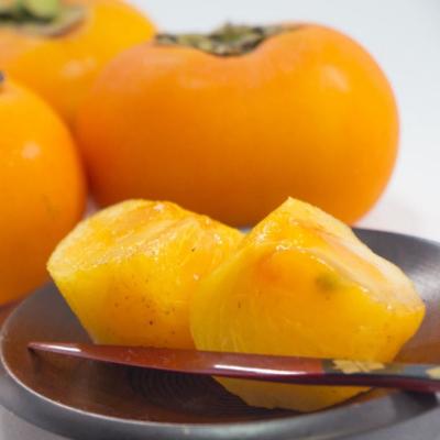 ふるさと納税 印南町 【厳選・産直】和歌山産富有柿約2kg 化粧箱入り(2L〜4Lサイズおまかせ)(印南町)2026年発送 |  | 01