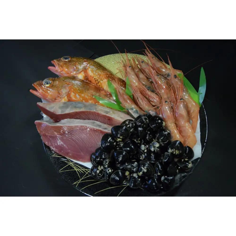 ＜先行予約受付中！数量限定！12月順次配送予定＞ちょっと早めの魚介福袋(4～5種類) 【鳥取県 境港市】