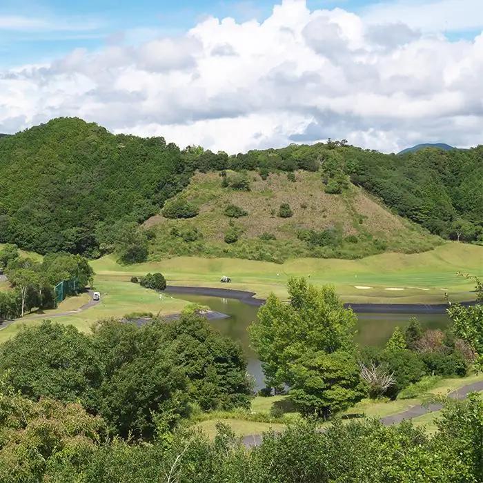 ゴルフ場利用券 ラ・グレースゴルフ倶楽部　プレー割引券（３０００円×３枚）