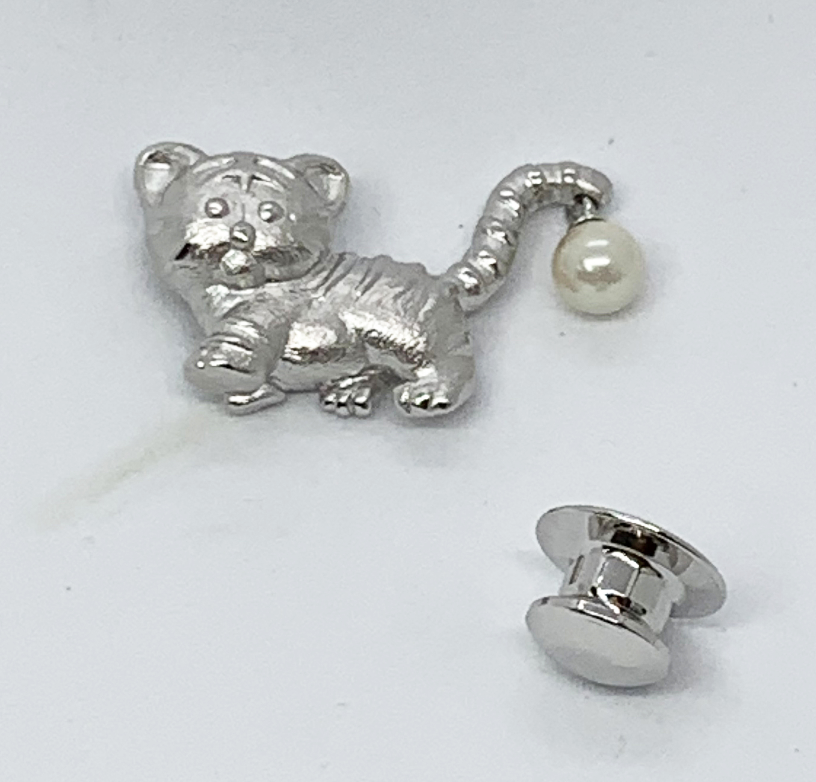
30-26三重県産あこや真珠４.５mm　S Vピンタック
