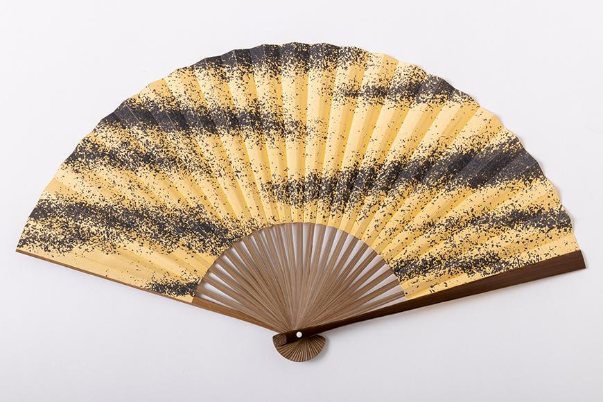 
            【伏見上野旭昇堂】漆喰京扇子（砂子）
          