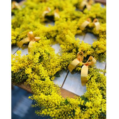 ふるさと納税 ひたちなか市 (3月発送)大きな木から作ったミモザのリース【限定品】おしゃれなお花をインテリア壁飾りプレゼントに! |  | 01