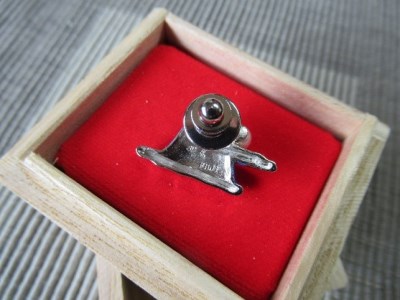 2-9-49　「富士山」ピンブローチ