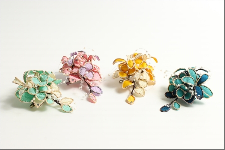 シルクコサージュ！（ピンク）着物などの和装・洋装共に使えます。髪飾りコサージュとしても！