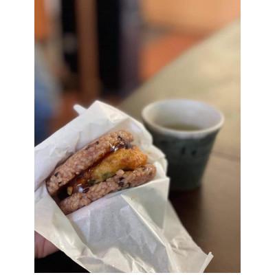 ふるさと納税 伊賀市 咲花の伊賀米コシヒカリ　菜々彩バーガー(玄米バーガー)　8個入り |  | 01