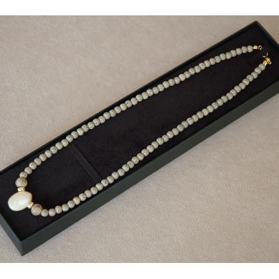 ふるさと納税 近江八幡市 [木珠×真珠]希少天然木と西の湖「琵琶パール」コバン型のネックレス(灰) |  | 01