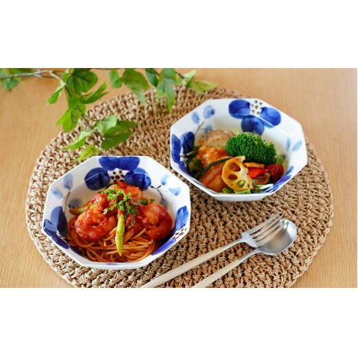 【食卓を楽しむ】有田焼 リム八角鉢 Mサイズ 2個セット【皓洋窯】食器 器 うつわ 鉢 小鉢 2個 セット ペア ブルー 手描き かわいい A35-372