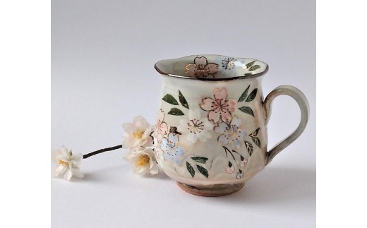 
                  【ギャラリー洛中洛外】優しい色合いの桜が描かれてます 彩さくらマグカップ｜京都 陶器 人気 マグカップ[ コップ 食器 おしゃれ 雑貨 インテリア 手作り 伝統 ギフト プレゼント 贈答 お取り寄せ 通販 送料無料 ふるさと納税 ]
                