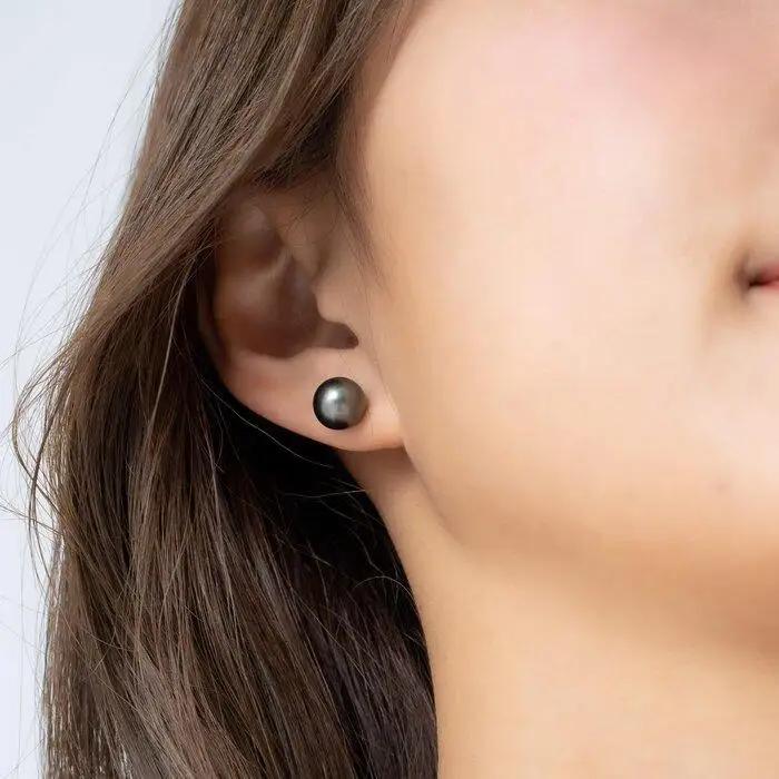 無調色 ブラックパール（タヒチ 黒蝶真珠） 8.0mm  Pt900 プラチナスタッドピアス