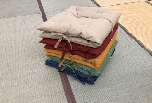 防災頭巾としても使用できる座布団【CW48W】<br>