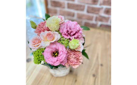 No.484 （ピンク系）Mサイズ 癒し生活！季節のおまかせフラワーアレンジメント