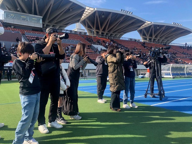 
            【リコーブラックラムズ東京】気分はカメラマン！！　フォトグラファー体験
          