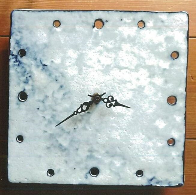 【ふるさと納税】数量限定 掛け時計 陶板 【ストーン】時計 陶器 焼き物 贈り物 プレゼント お祝い 母の日 父の日 敬老の日 誕生日 結婚祝い AD5