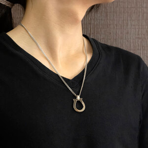 ペンダントトップ メンズ プラチナ 馬蹄 ダイヤモンド ネックレス 大ぶり 喜平 チャーム ホースシュー pt900 メンズジュエリー プレゼント 普段 使い おしゃれ 大人 人気 250611400