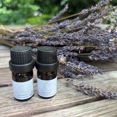 【ふるさと納税】 上質で芳醇な香り ラベンダー精油（エッセンシャルオイル）3ml 2本セット【リラックス リフレッシュ 感染予防対策 埼玉県 久喜市菖蒲産】