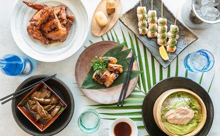 2026年発送【定期便】久米島赤鶏1羽セット(解体)2kg×年6回コース 赤鶏 鶏肉 ささみ 胸肉 モモ肉 手羽 ガラ ぷりっぷり 食感 旨味 ジューシー 煮付 スープ カレー 鶏汁 唐揚げ ステーキ