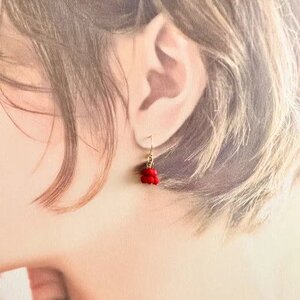 レッドコーラル・赤珊瑚 フックピアス (Silver925 18KGP仕上げ) ／ Maco アクセサリー シルバー ヘアライン加工 プレゼント 奈良県 田原本町