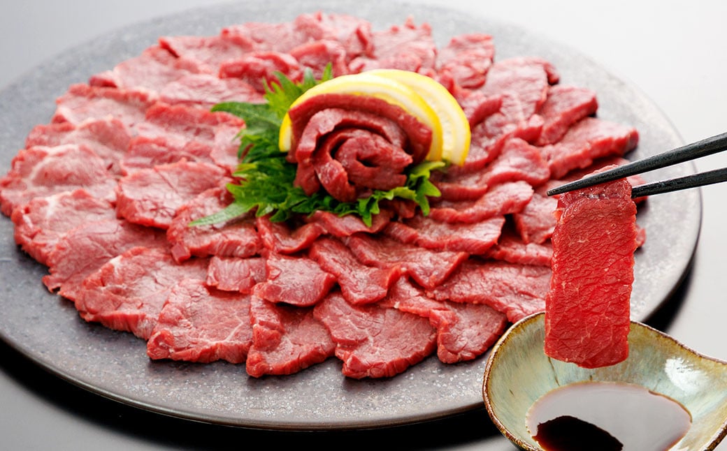 【桜屋】 上赤身馬刺し 300g （専用醤油付き150ml×1本）