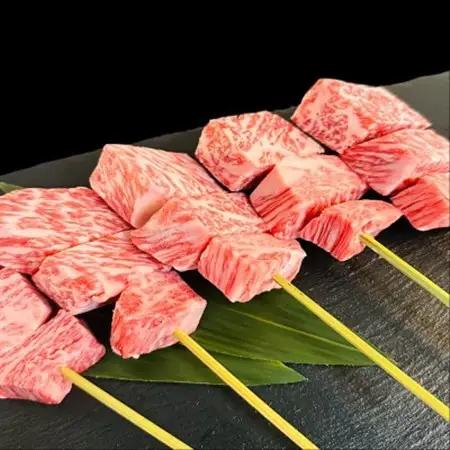 厚切り黒毛和牛ロース串 5本_惣菜・加工品     肉  牛肉 _【配送不可地域：離島】【1526850】