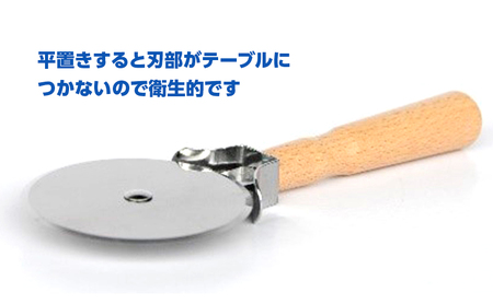  天然木 ピザカッター キッチンツール ローリングカッター ステンレス製 回転刃 カット ピザ パイ生地 シンプル 持ちやすい パーティー テイクアウト 食事 日用品 小物 家庭用品 実用的 調理器具