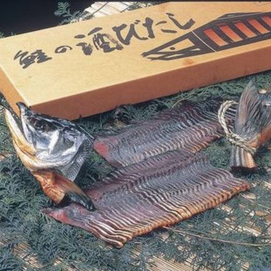 村上名産塩引鮭酒びたし半身姿