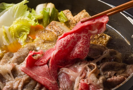 40-7 【冷蔵】特選 黒田庄和牛（すき焼き用肩ロース、１ｋｇ） 