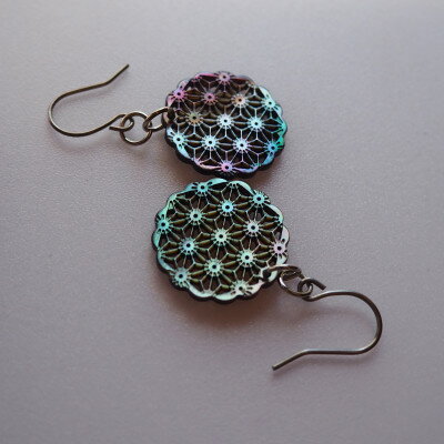 【ふるさと納税】黒蝶貝のレース彫刻「麻」ピアス【1237887】