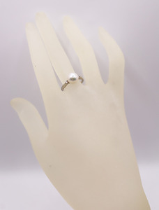 1959 【真珠科学研究所オーロラ花珠鑑別書付】Pt 　あこや本真珠8.0㎜up　ダイヤモンド0.04ct 　リング