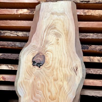 ふるさと納税 国頭村 希少品種「琉球松」一枚板(幅約30〜40cm×長さ約180cm×厚み約2cm)天然木 |  | 01