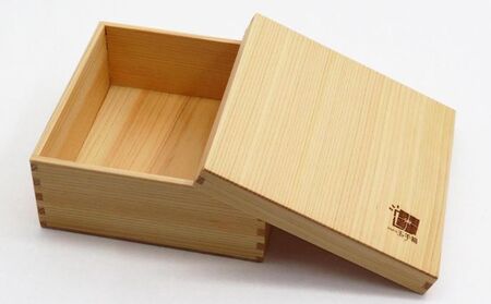 100年ヒノキ（西川材）のお弁当箱 キッチン雑貨 美しい木目 ヒノキの香り おせち ひな祭り お花見 ご馳走 サンドイッチ入れ HNNAZ004