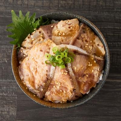 ふるさと納税 京丹後市 身が引き締まり脂ノリもほどよく、あっさりした美味しさが特徴の京都産・伊根ブリの丼セット |  | 02