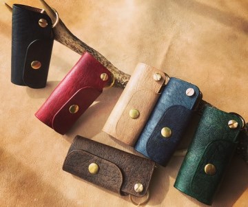 鹿革のキーケース（スピーディー振り出し式）【黒】【R00552】