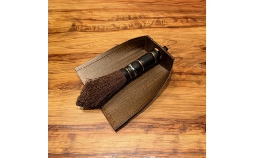 国産棕櫚手箒レザー ブラック 柿渋はりみ塵取り（穴あき）セット ［FM17］