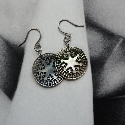 【ふるさと納税】黒蝶貝「ベツレヘムパール風」ピアス【1231822】