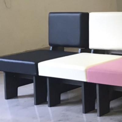 ふるさと納税 海南市 和歌山県海南市　高品質な一人掛け組み立てソファ　合皮ブラック(フレームホワイト) |  | 02