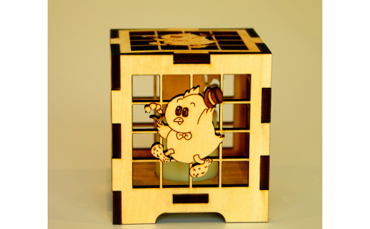 
木製キューブ型LEDランタン☆村のマスコット「ピータン」入り☆[AG1-1B]
