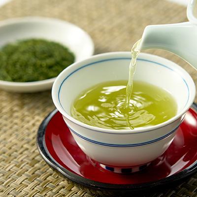 ふるさと納税 掛川市 ダブル受賞!日本茶AWARD審査員奨励賞・仕上技術競技会最高金賞! 茶審査技術八段監修!深蒸し掛川茶 |  | 01